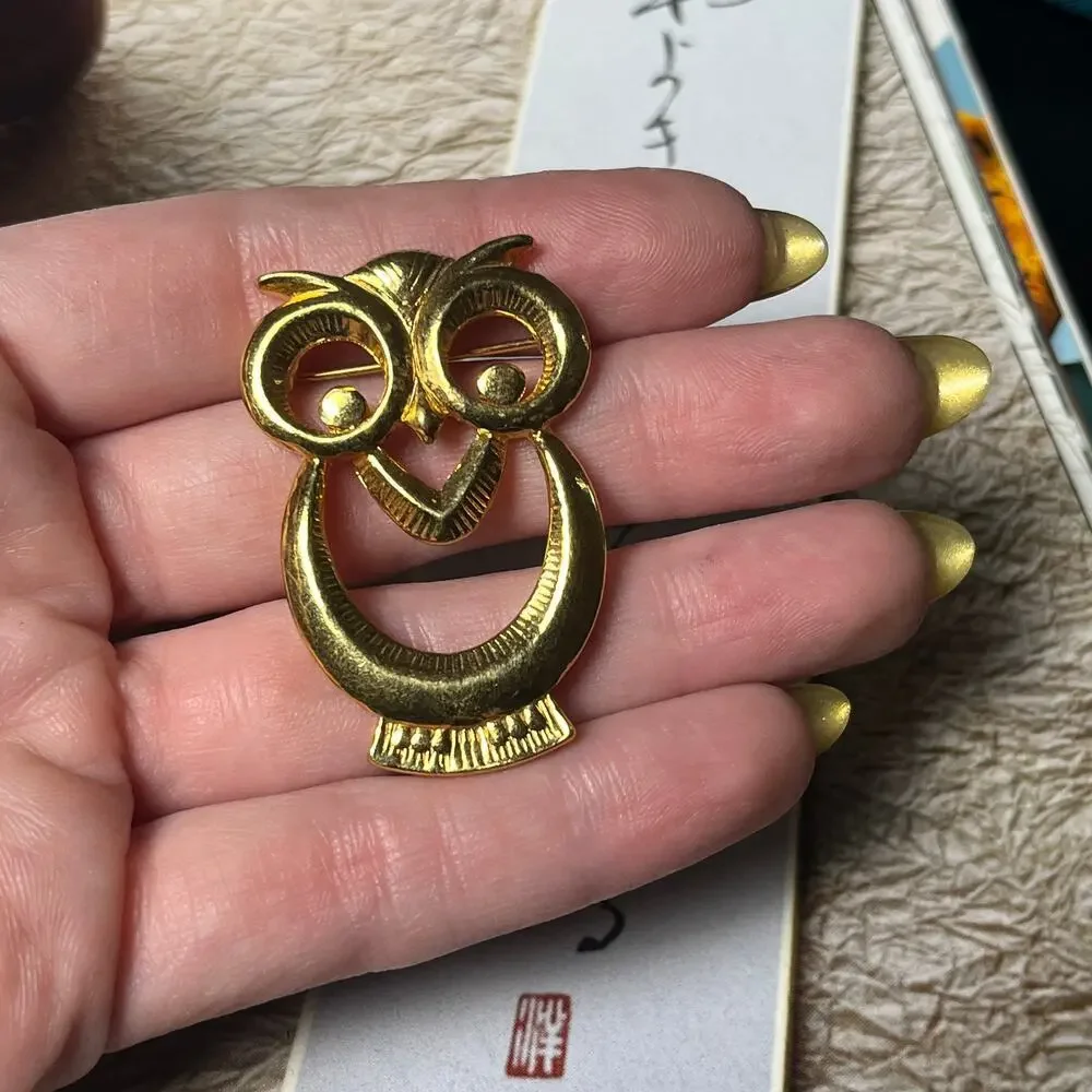 Vintage Gold Tone Mid-Century Modern Style Owl Brooch